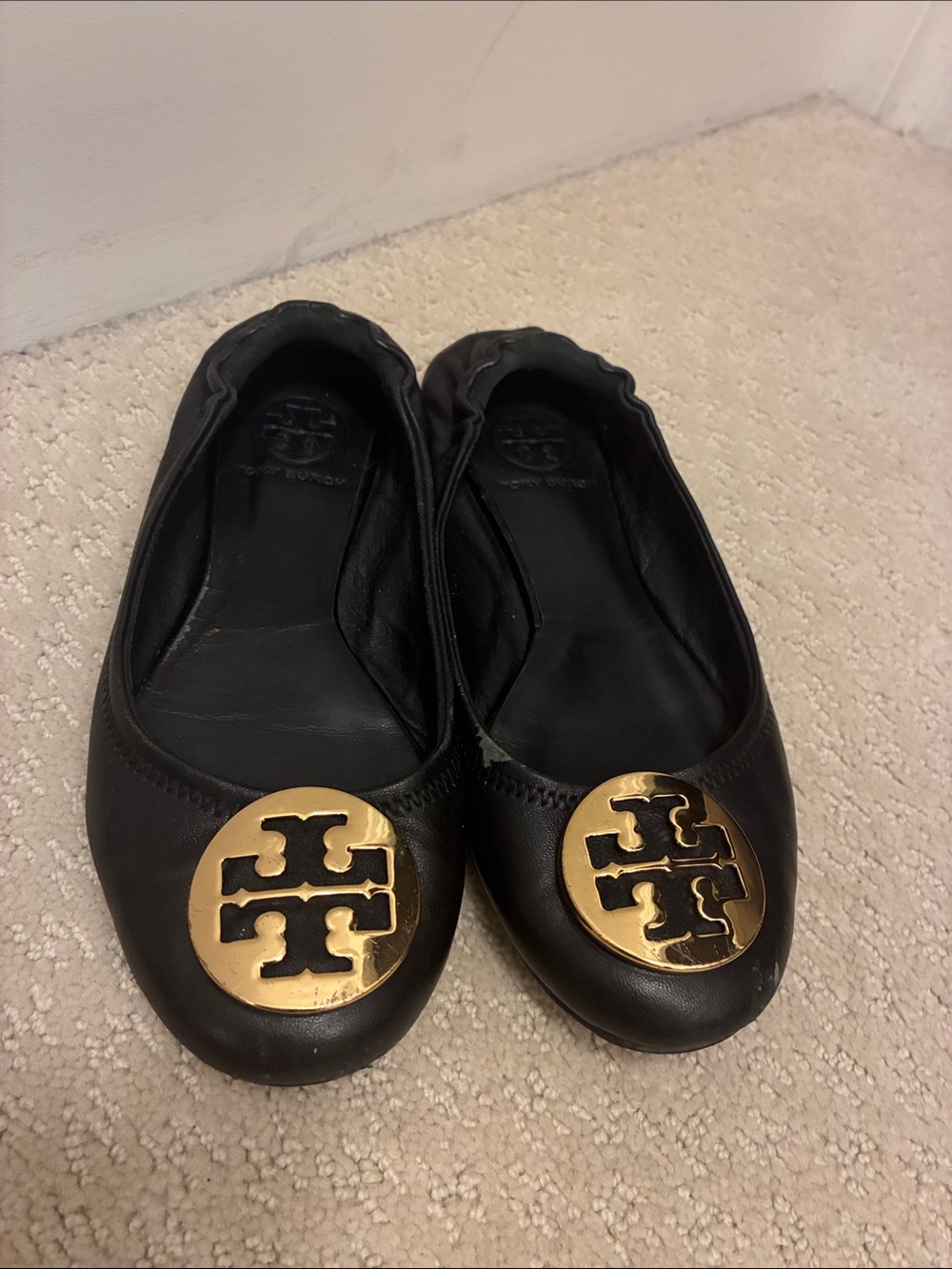 Tory Burch Black Leather Reva Gold Logo Medallion Elastic Ballet Flats Size 8.5👝